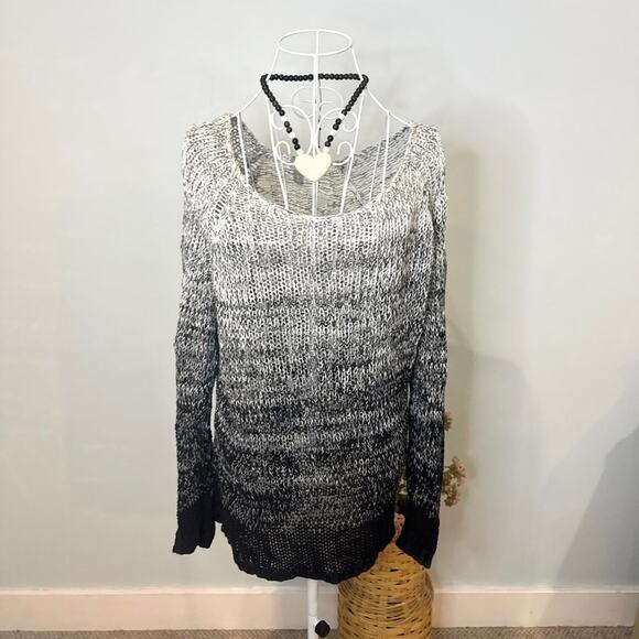 vintage y2k black & gray distressed off the shoulder crochet sweater - Picture 2 of 6